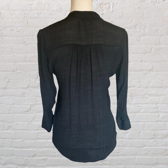 SIGNATURE STUDIO TEXTURED BLOUSE TOP W/ ADJUSTABLE SLEEVES & POCKETS - Picture 2 of 11